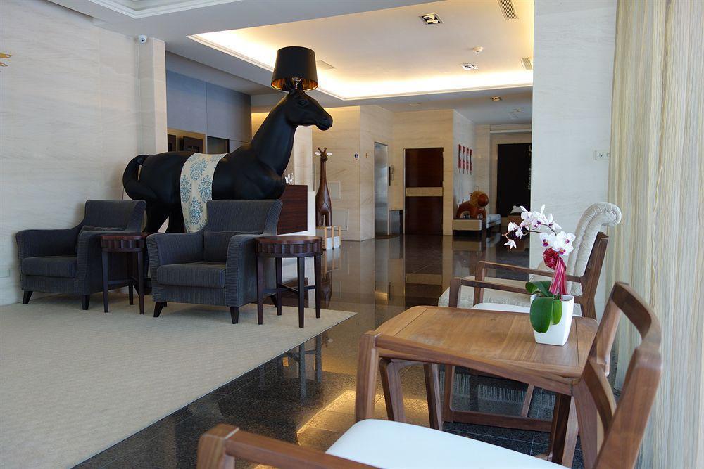 C J Hotel Hualien stad Exteriör bild